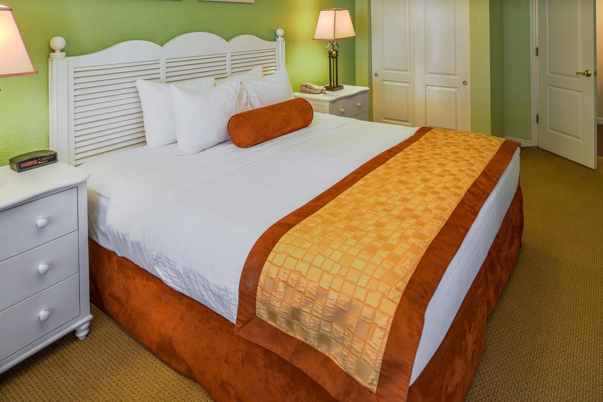 Orbit One Vacation Villas Селебрейшн Экстерьер фото