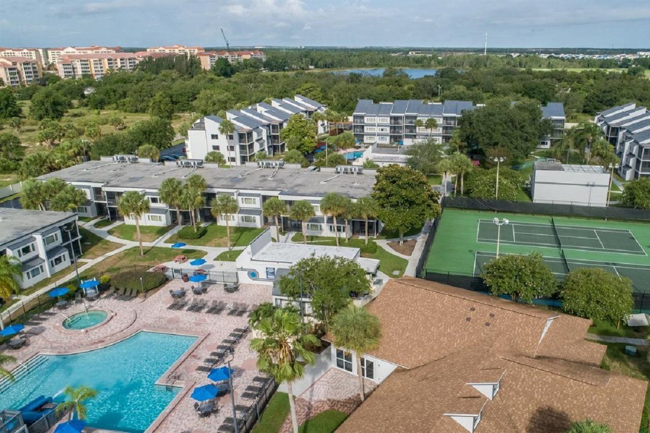 Orbit One Vacation Villas Селебрейшн Экстерьер фото