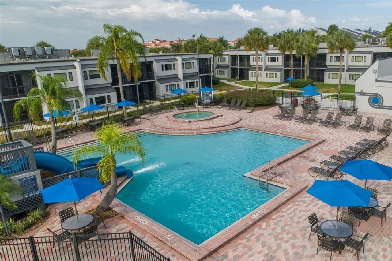 Orbit One Vacation Villas Селебрейшн Экстерьер фото